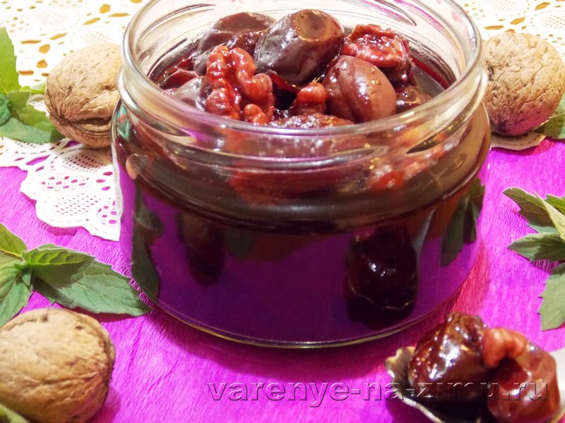 Варенье из сливы с грецкими орехами